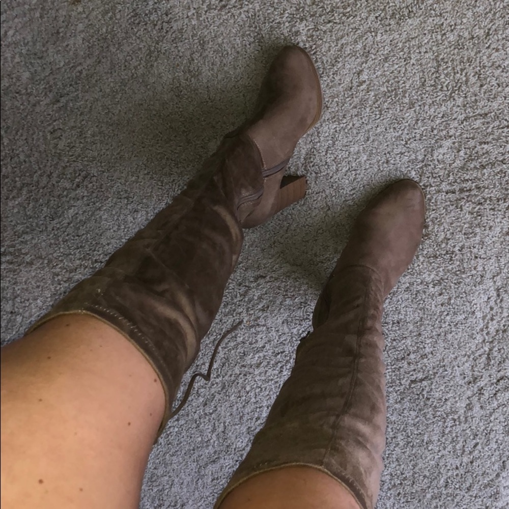 Super cute over the knee boots!! Fashion nova
